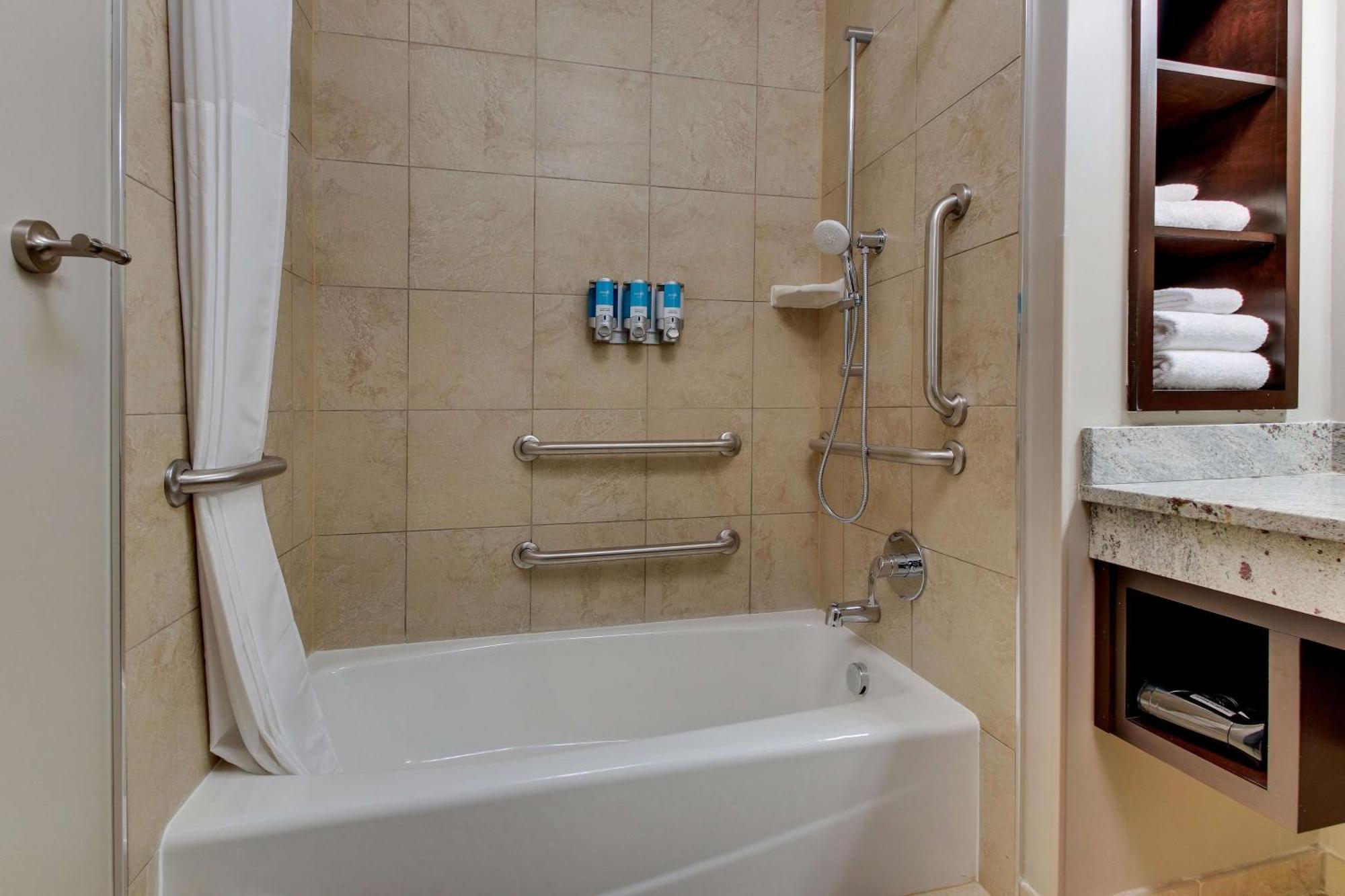 Drury Inn & Suites Columbus Polaris Екстериор снимка