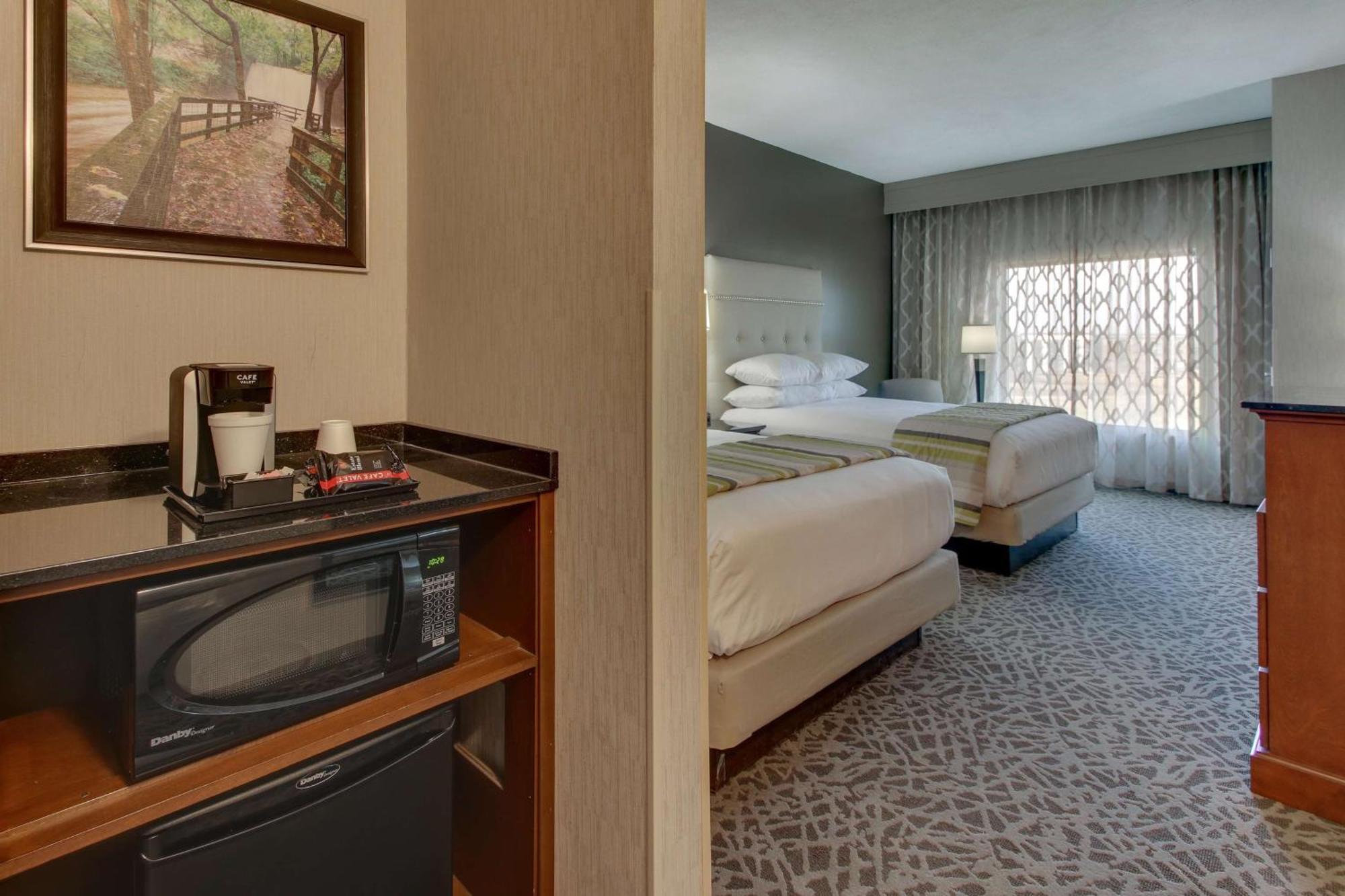 Drury Inn & Suites Columbus Polaris Екстериор снимка