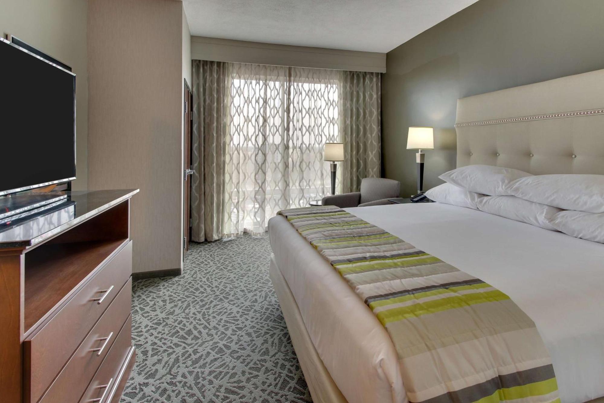 Drury Inn & Suites Columbus Polaris Екстериор снимка