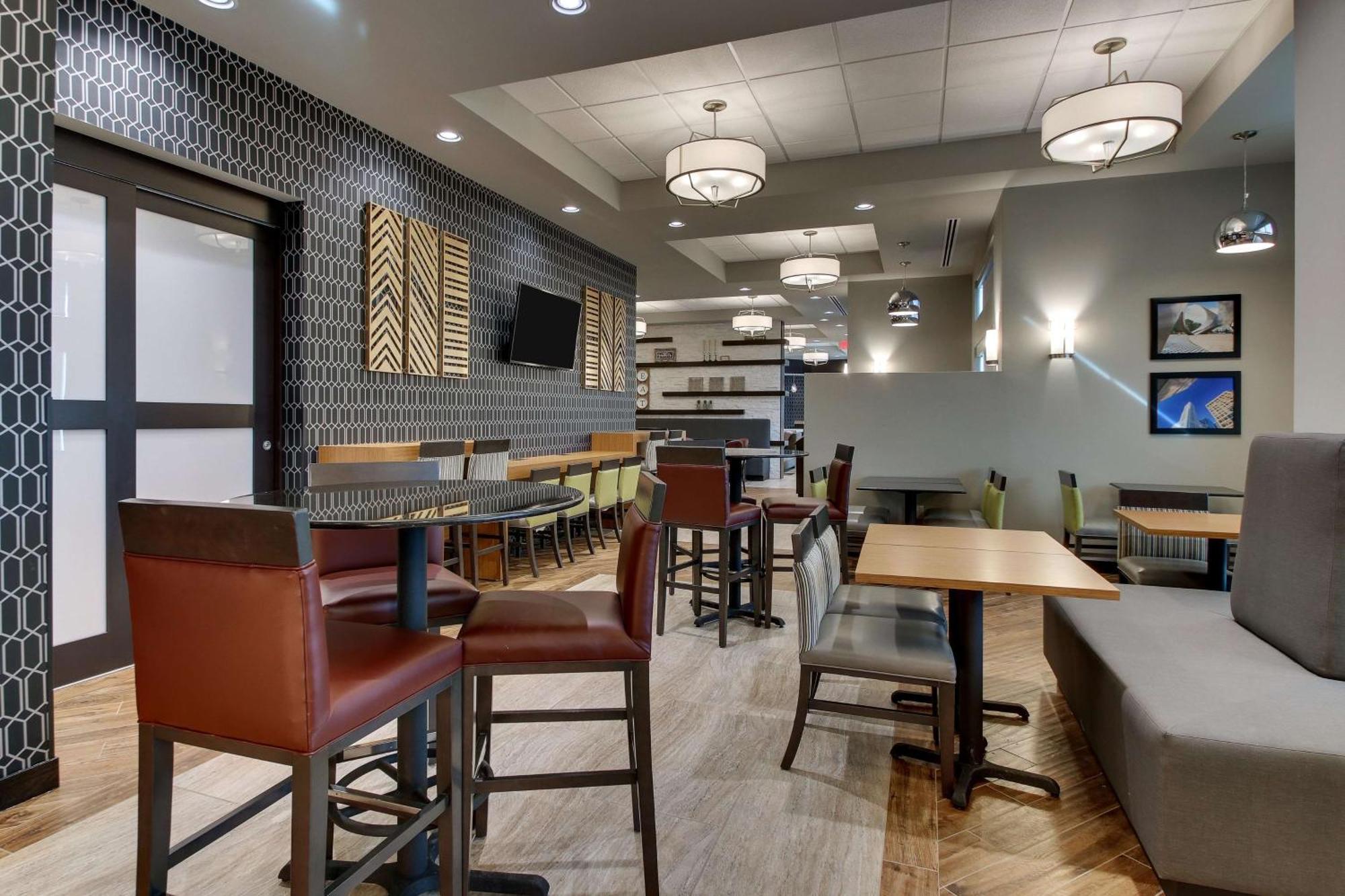 Drury Inn & Suites Columbus Polaris Екстериор снимка
